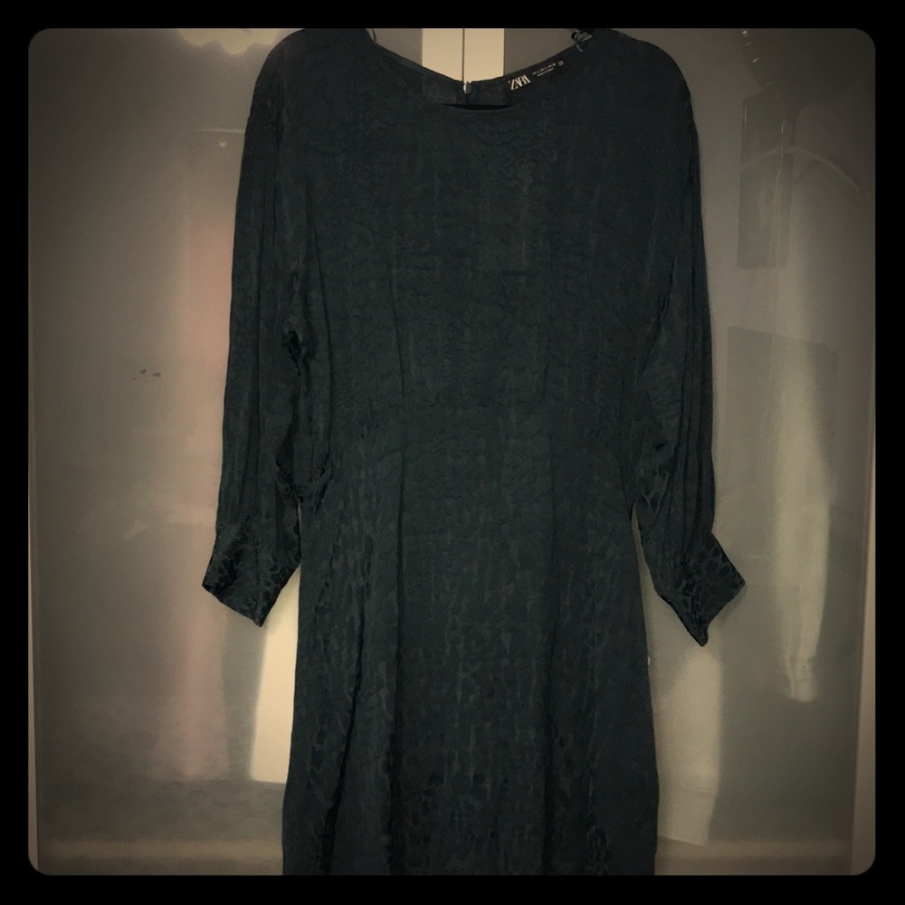 Women’s dress size large knee length